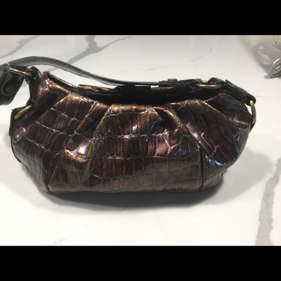 Vera Wang Handbags - Brown Purse Vera Wang Handbags - Brown Purse